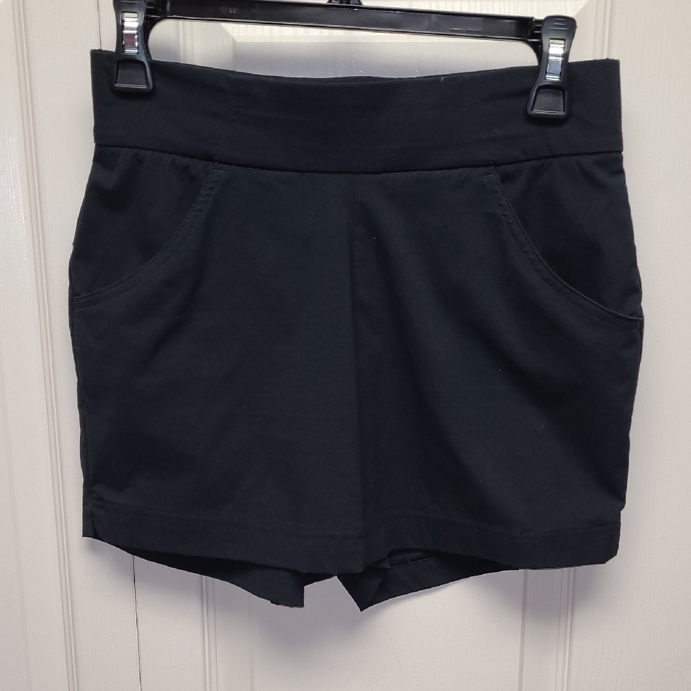 Columbia Women's Active Fit Black Shorts Stretch Front Pockets S/P